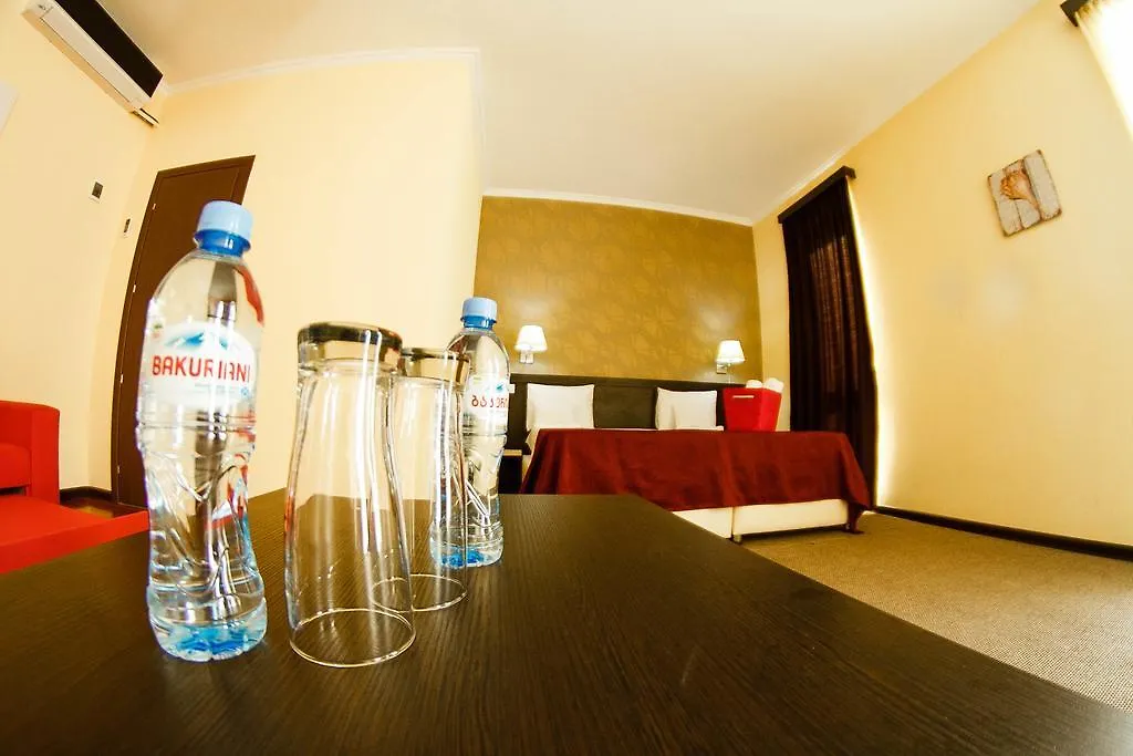 The One Boutique Otel Tiflis 4*,  Gürcistan